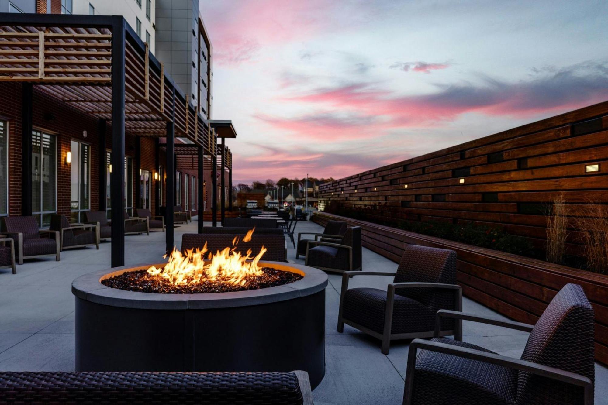 Courtyard By Marriott Indianapolis Fishers Exterior photo