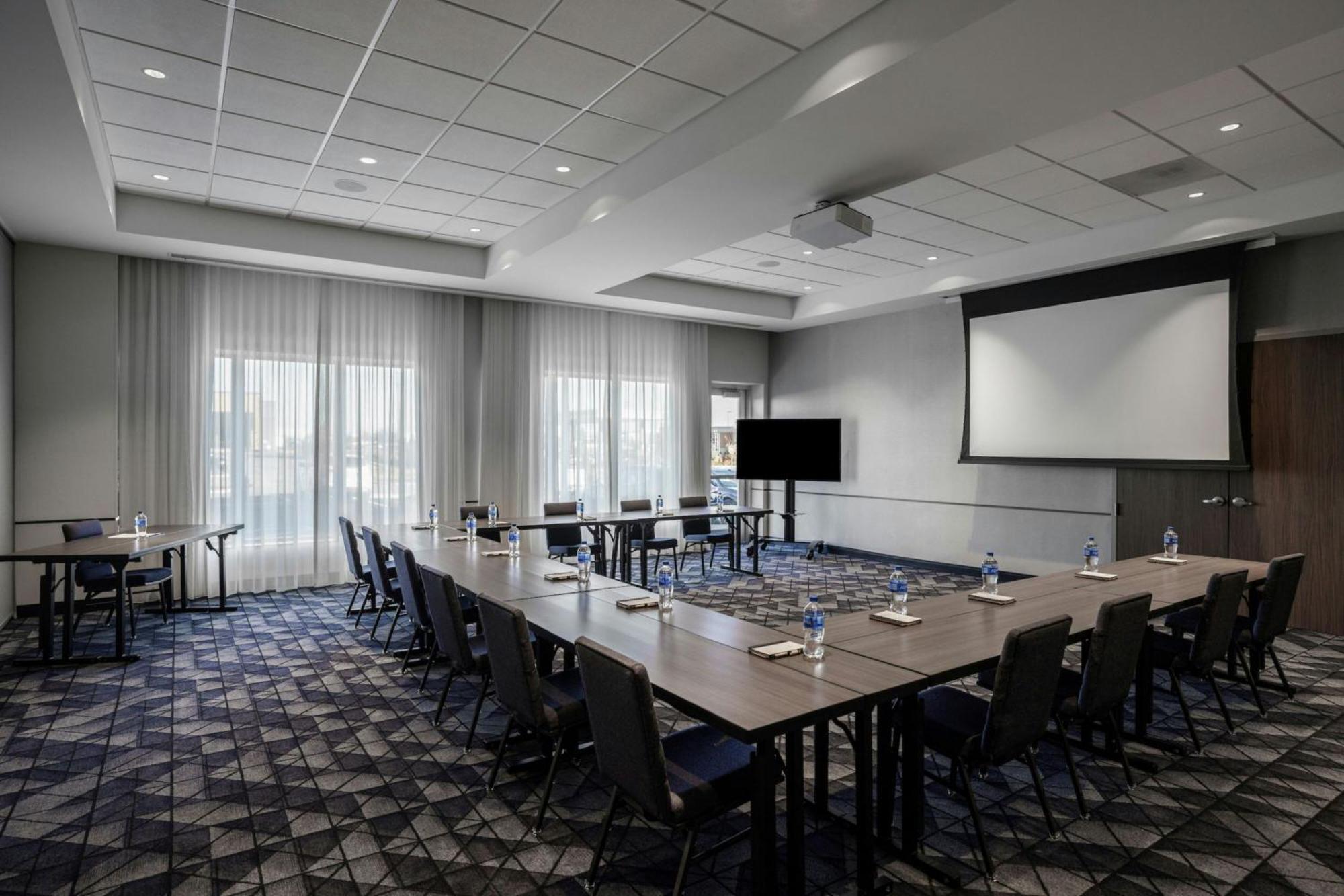 Courtyard By Marriott Indianapolis Fishers Exterior photo